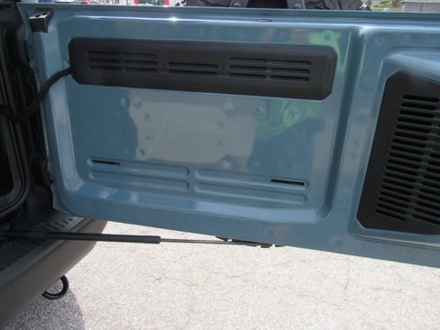 Used 2023 Ford Bronco Badlands image 40