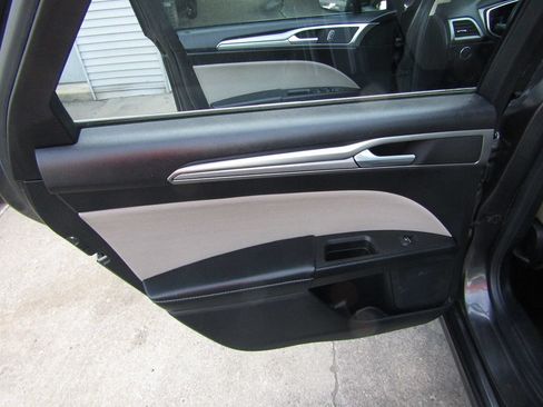 Used 2018 Ford Fusion S FWD image 25