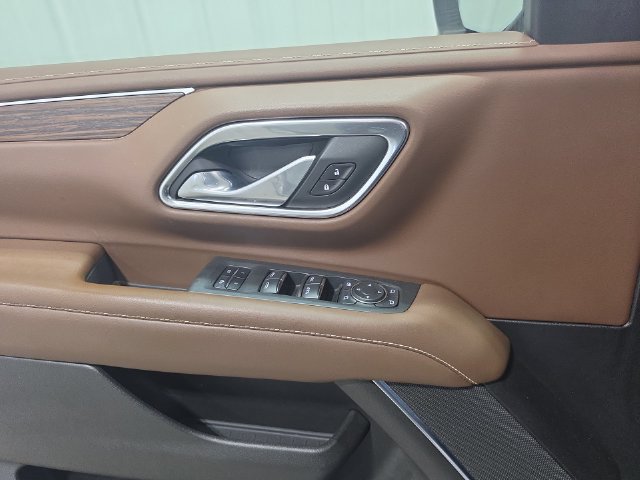 Used 2021 Chevrolet Tahoe High Country w/ Premium Package AWD/4WD image 15