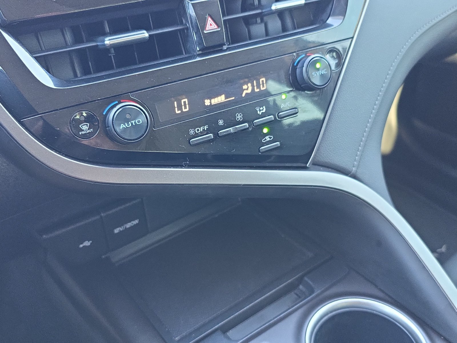 Used 2024 Toyota Camry LE w/ Convenience Package FWD image 20