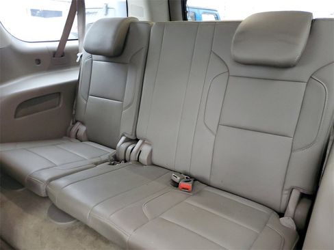 Used 2016 Chevrolet Suburban LT image 11