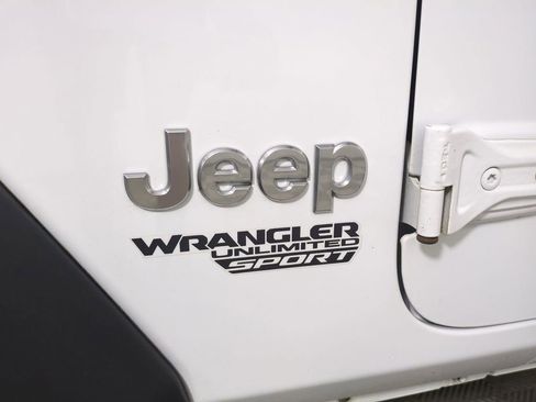 Used 2019 Jeep Wrangler Unlimited Sport S AWD/4WD image 13