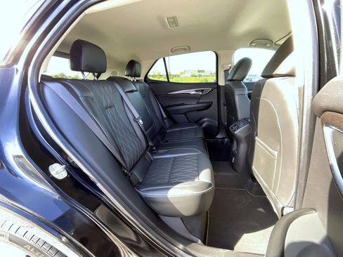 Certified 2021 Buick Envision Avenir image 16