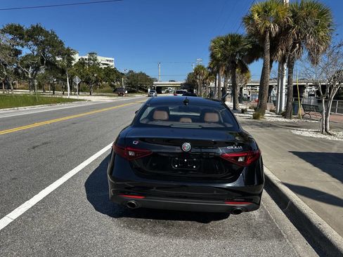 Used 2019 Alfa Romeo Giulia AWD image 13