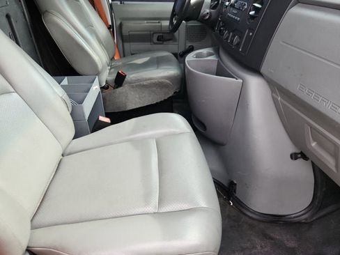 Used 2014 Ford E-150 and Econoline 150 RWD image 15
