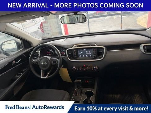 Used 2018 Kia Sorento LX image 11