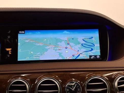 Used 2017 Mercedes-Benz S 550 Sedan image 27