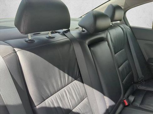 Used 2011 Honda Accord SE image 18