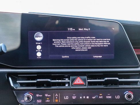 Used 2023 Kia Niro EX Touring FWD image 17