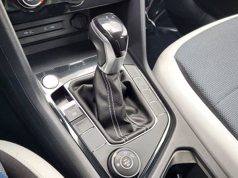 Certified 2025 Volkswagen Taos S image 17