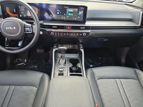 Certified 2025 Kia Sorento S FWD image 14