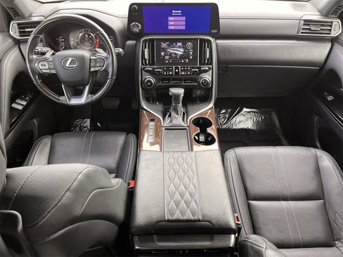 Used 2023 Lexus LX 600 4WD w/ Ultra Luxury Package image 11