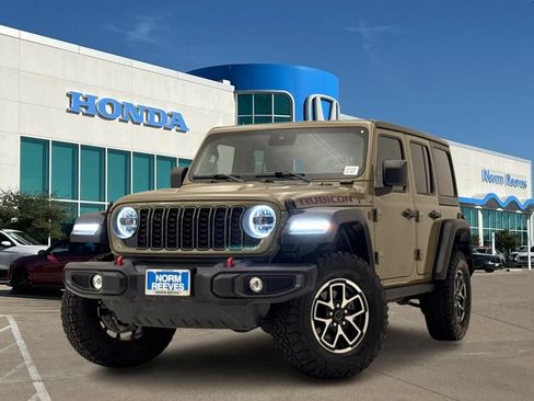 Used 2025 Jeep Wrangler Unlimited Rubicon w/ Convenience Group AWD/4WD image 1