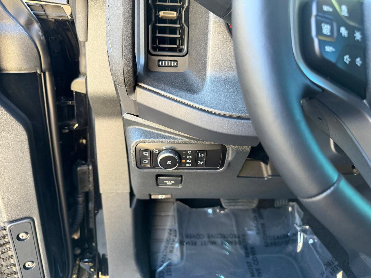 Used 2025 Ford Bronco Badlands AWD/4WD image 14