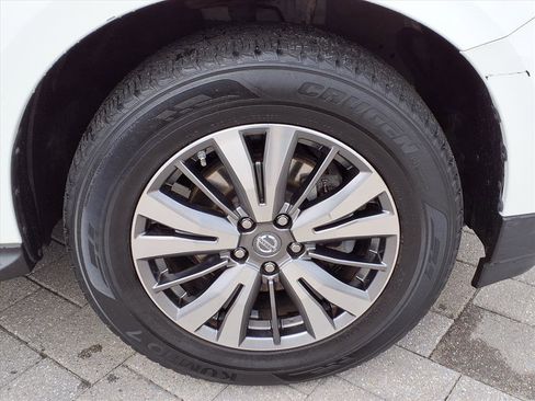 Certified 2018 Nissan Pathfinder S image 10