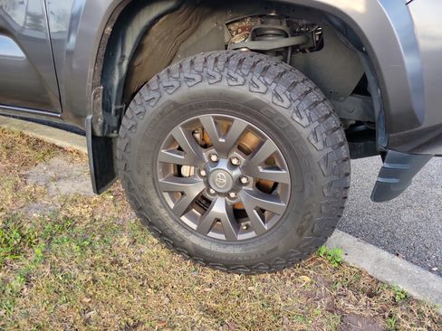 Used 2021 Toyota Tacoma SR5 image 9