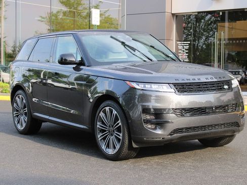 Used 2024 Land Rover Range Rover Sport SE AWD/4WD image 2