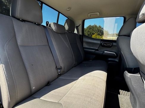 Used 2019 Toyota Tacoma SR5 image 17