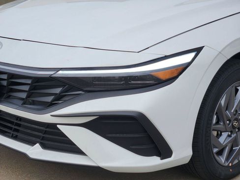 New 2026 Hyundai Elantra Hybrid w/ Cargo Package FWD image 6