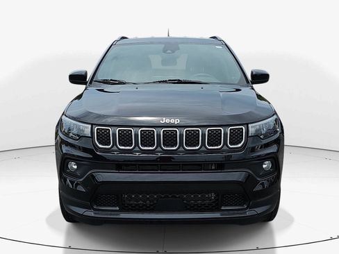 Used 2023 Jeep Compass Latitude AWD/4WD image 9