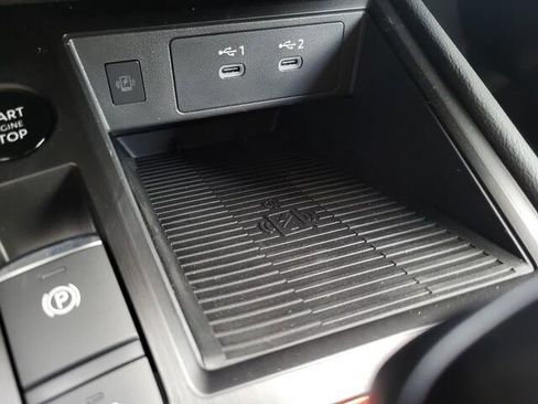 New 2025 Nissan Kicks SR image 15