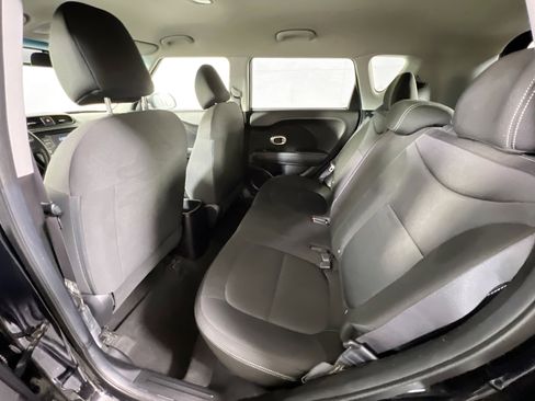 Used 2018 Kia Soul FWD image 21