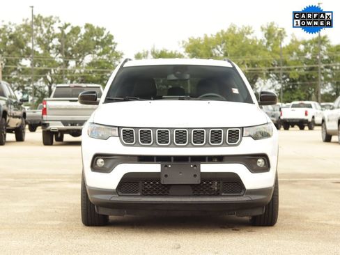 Used 2024 Jeep Compass Latitude AWD/4WD image 2