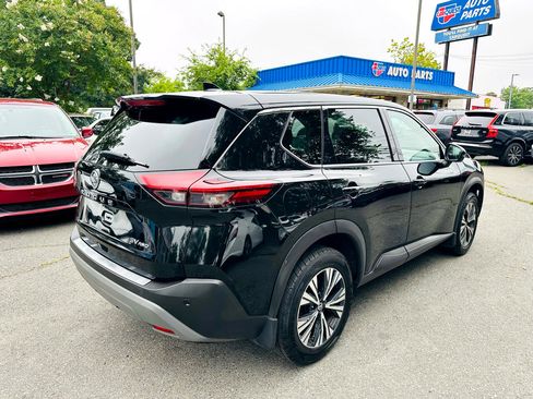 Used 2021 Nissan Rogue SV image 6