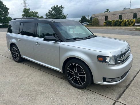 Used 2014 Ford Flex SEL w/ Equipment Group 202A FWD image 9
