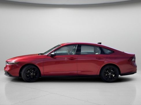 Used 2025 Honda Accord SE image 19