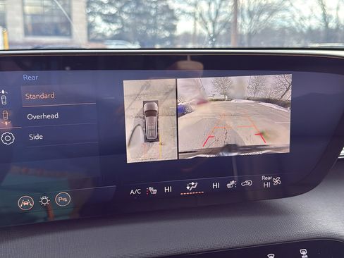 Used 2025 Buick Enclave Preferred image 21