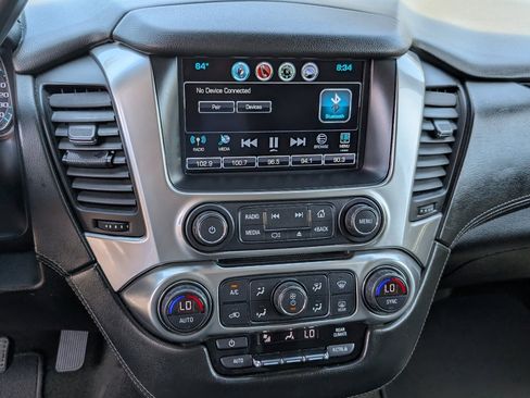 Used 2018 Chevrolet Suburban LS RWD image 17