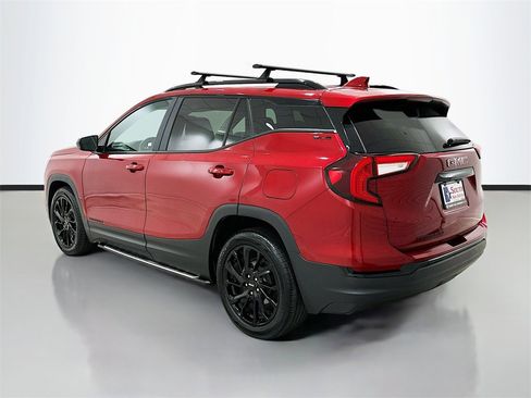 Used 2023 GMC Terrain SLE w/ Driver Convenience Package image 5