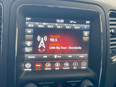 Used 2018 Dodge Durango GT w/ Premium Group AWD/4WD image 16