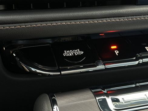 Used 2026 Lincoln Aviator 2WD image 23