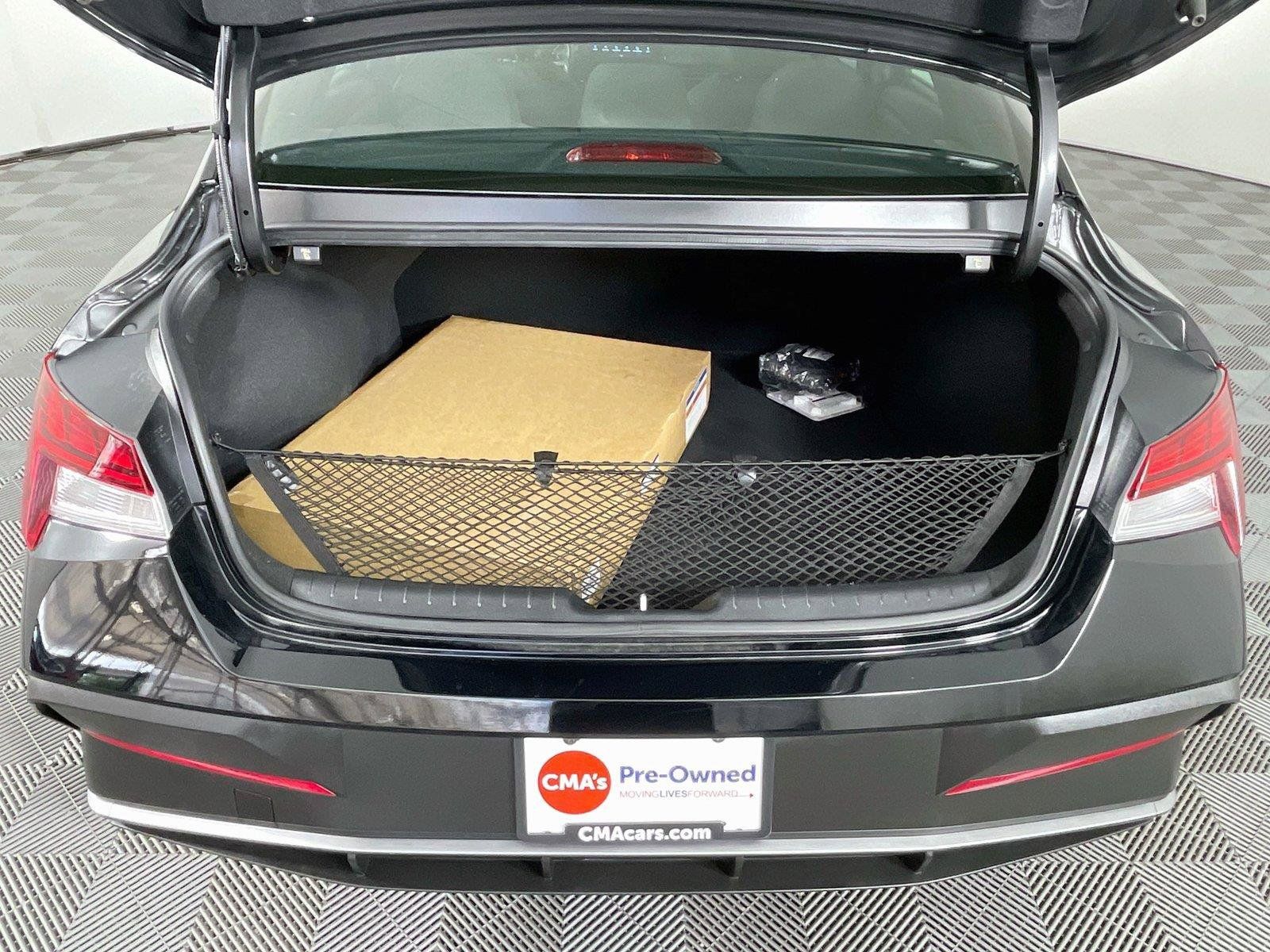 Certified 2025 Hyundai Elantra SEL FWD image 28