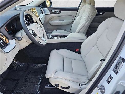 New 2026 Volvo XC60 B5 Ultra w/ Climate Package image 14