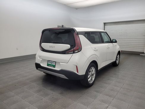 Used 2024 Kia Soul S FWD image 9