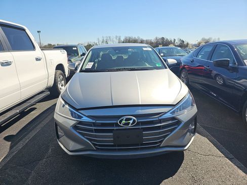Used 2020 Hyundai Elantra SE w/ Convenience Package (C2) image 2