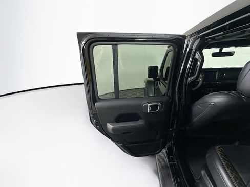 Used 2023 Jeep Wrangler Unlimited Sahara AWD/4WD image 26