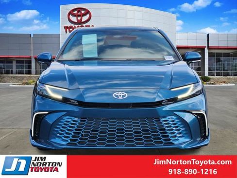 Used 2025 Toyota Camry XSE FWD image 2