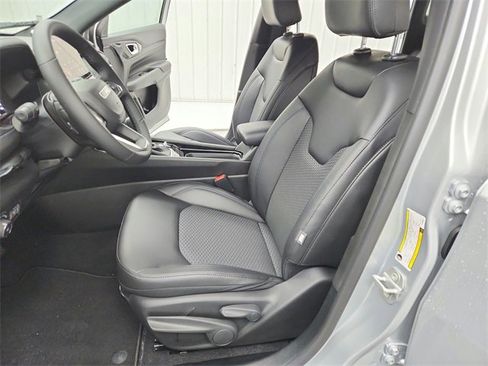 New 2026 Jeep Compass Latitude image 19