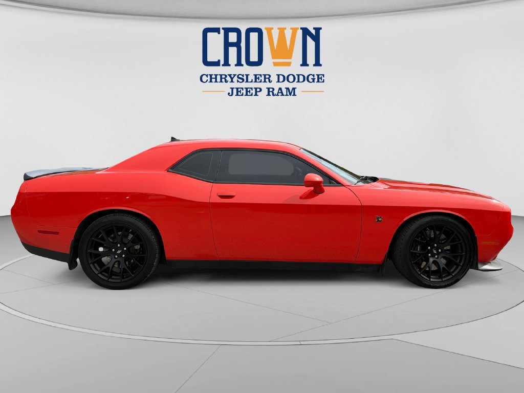 Used 2018 Dodge Challenger R/T Scat Pack RWD image 2