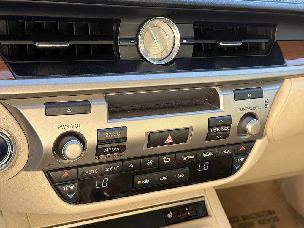 Used 2013 Lexus ES 300h w/ Premium Pkg FWD image 38