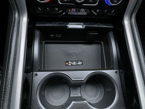 Used 2022 GMC Yukon XL Denali image 30