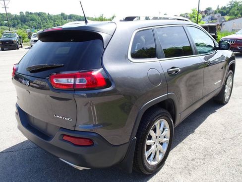 Used 2017 Jeep Cherokee Limited AWD/4WD image 6