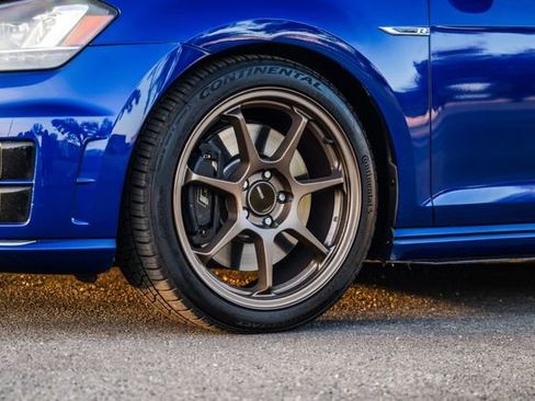 Used 2015 Volkswagen Golf R 4-Door image 63