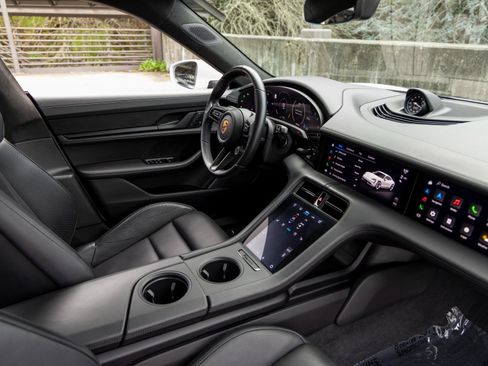 Certified 2022 Porsche Taycan Turbo image 51