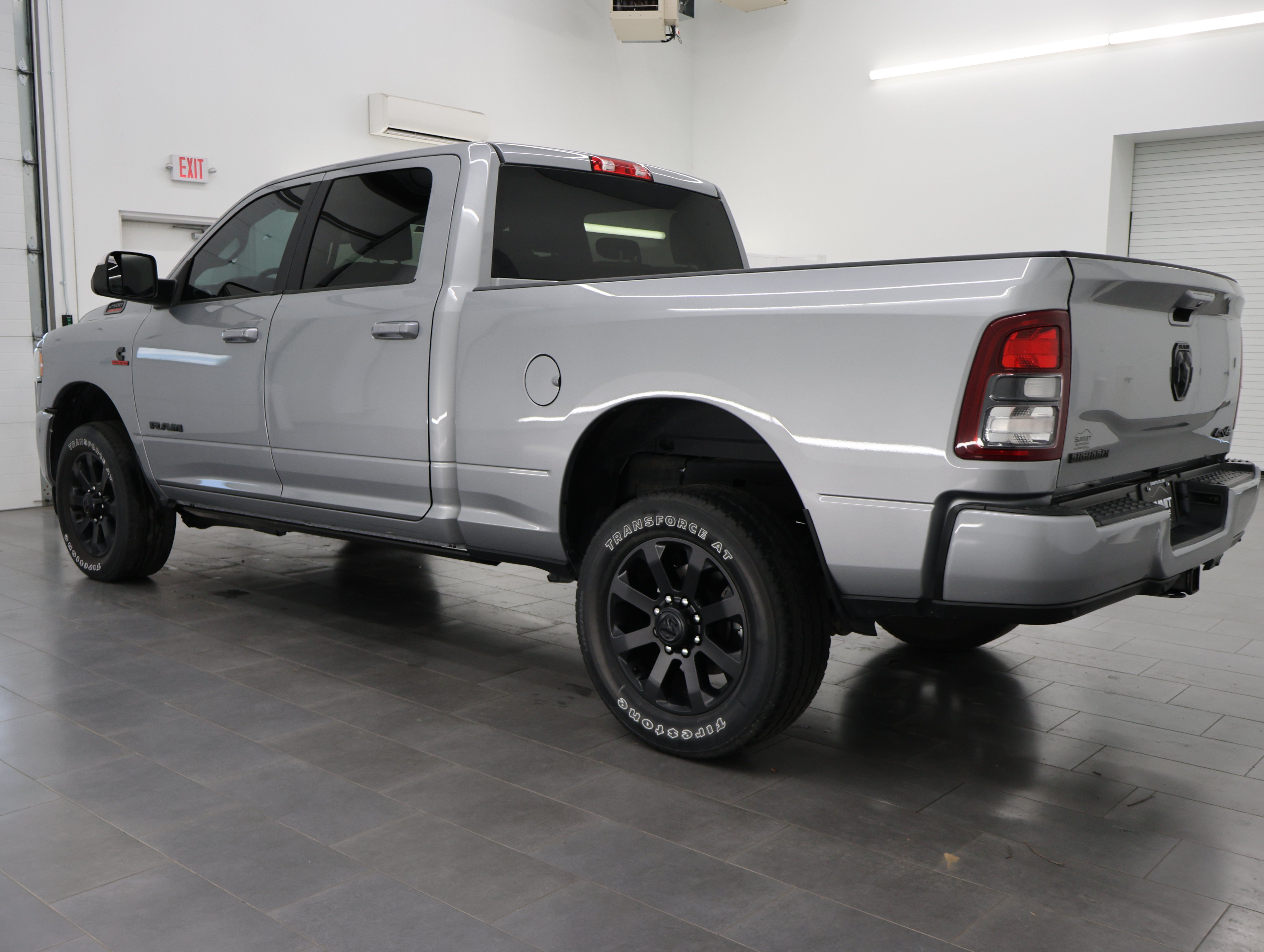 Used 2022 RAM 2500 Big Horn w/ Night Edition AWD/4WD image 6