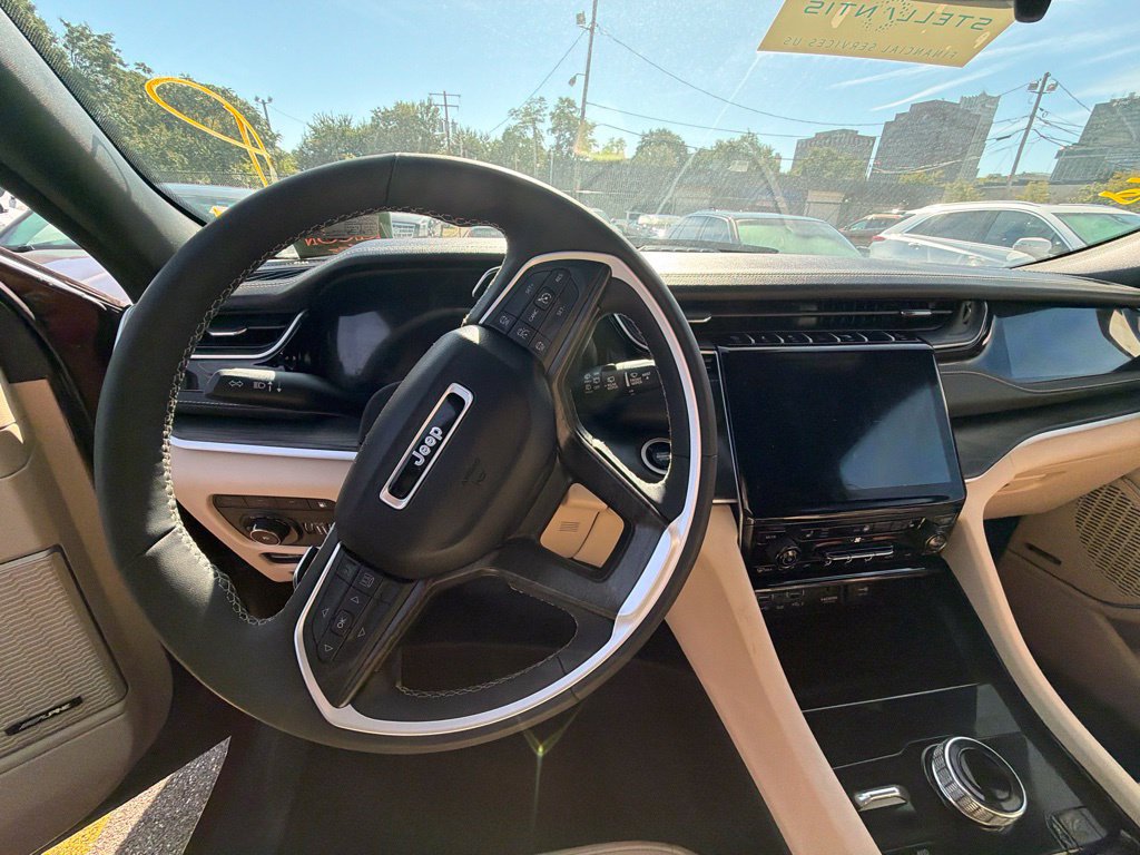 Used 2023 Jeep Grand Cherokee 4WD 4xe image 10